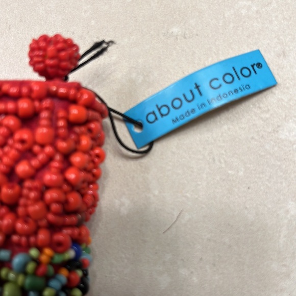 🟣 Beaded wristlet/ clutch colorful new with tag lined NWT - Picture 3 of 7